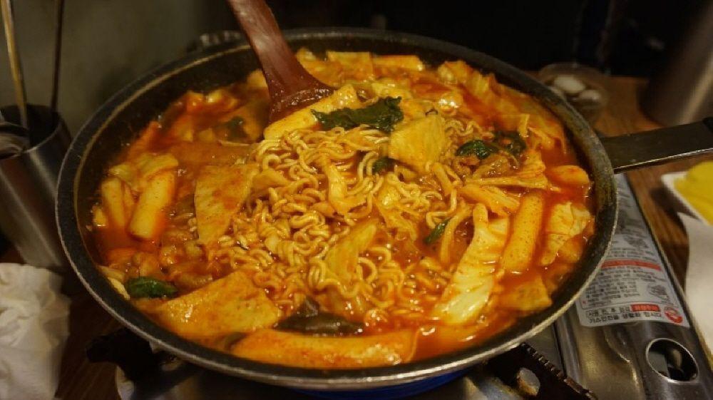 Walk the streets of Korea and grab small bites along the way! Tourist foods out, locals